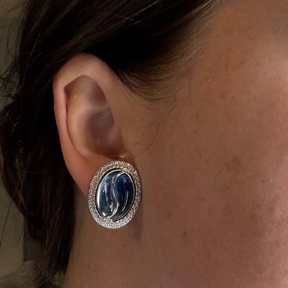 Vintage 60’s Emmons Silver Tone Blue Lucite Cabochon Clip-On Earrings - Picture 8 of 11